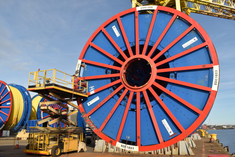 Packing of Reels on behalf of Technip FMC